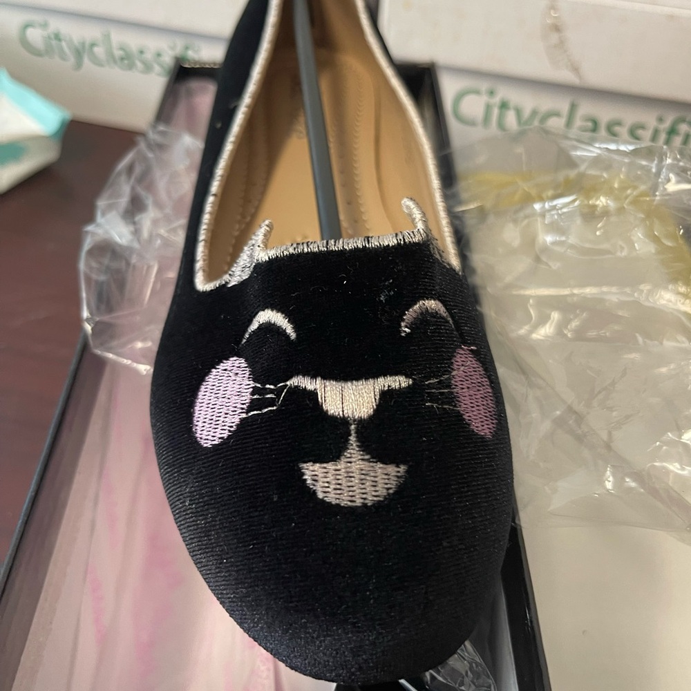 Bella Marie Black Embroidered Women's Flats